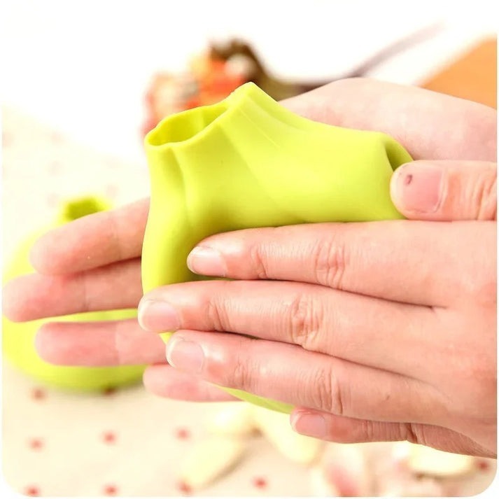 Silicone Garlic Peeler | Easy & Quick Garlic Skin Remover