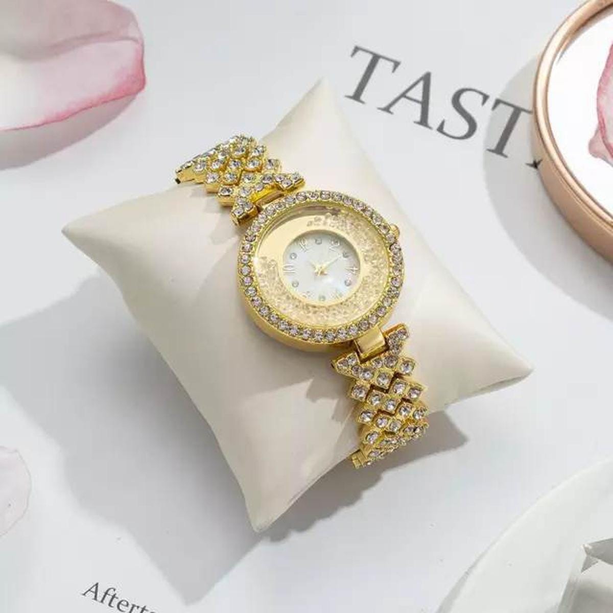 Luxury Diamond Women’s Quartz Watch – Fashion & Leisure Style