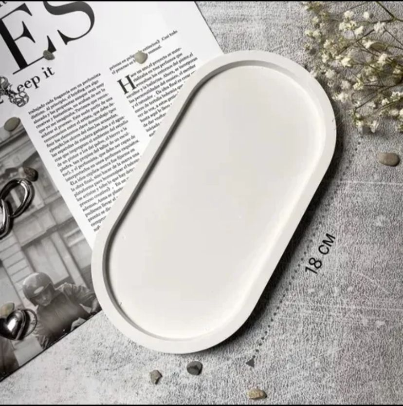 Set Of 3 Home Decor Items Statue Vase Tray