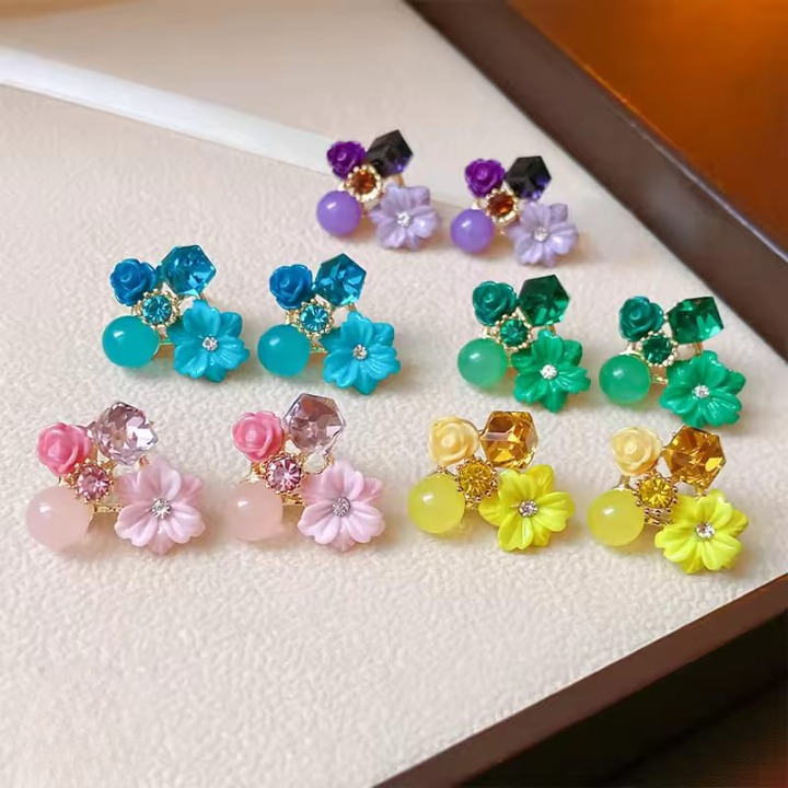 Flower Crystal Korean Earrings – Elegant Women’s Jewelry